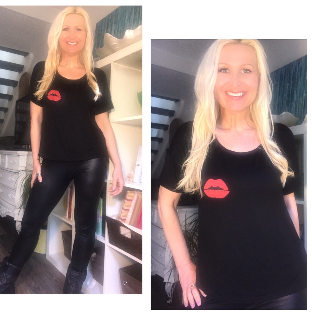 🤩 “So Cute” Black Lip 💋Tee 🌟